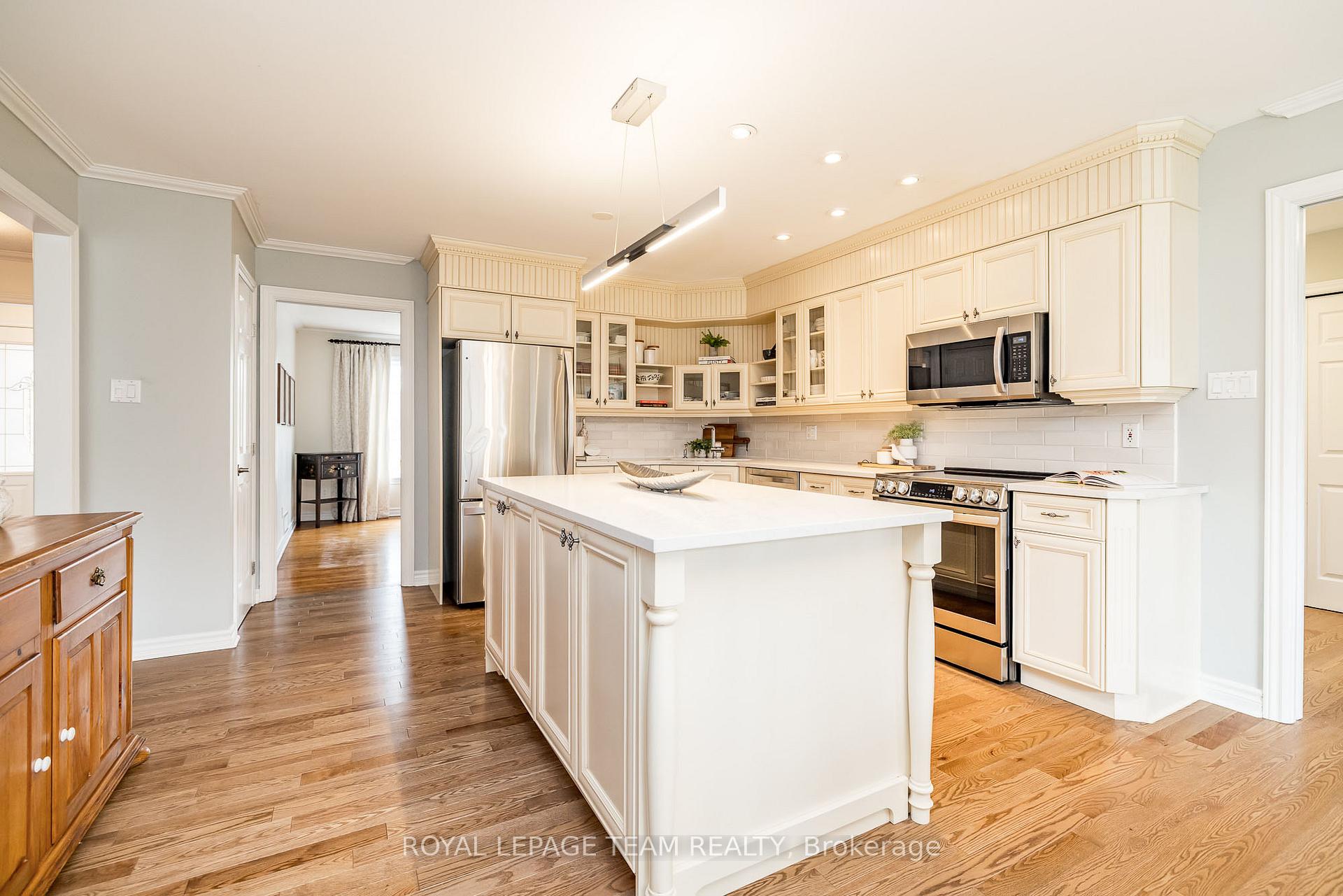 Photo 10 of 1390 Potter Drive, Ottawa, Manotick Village & Manotick Estates — HOMEH