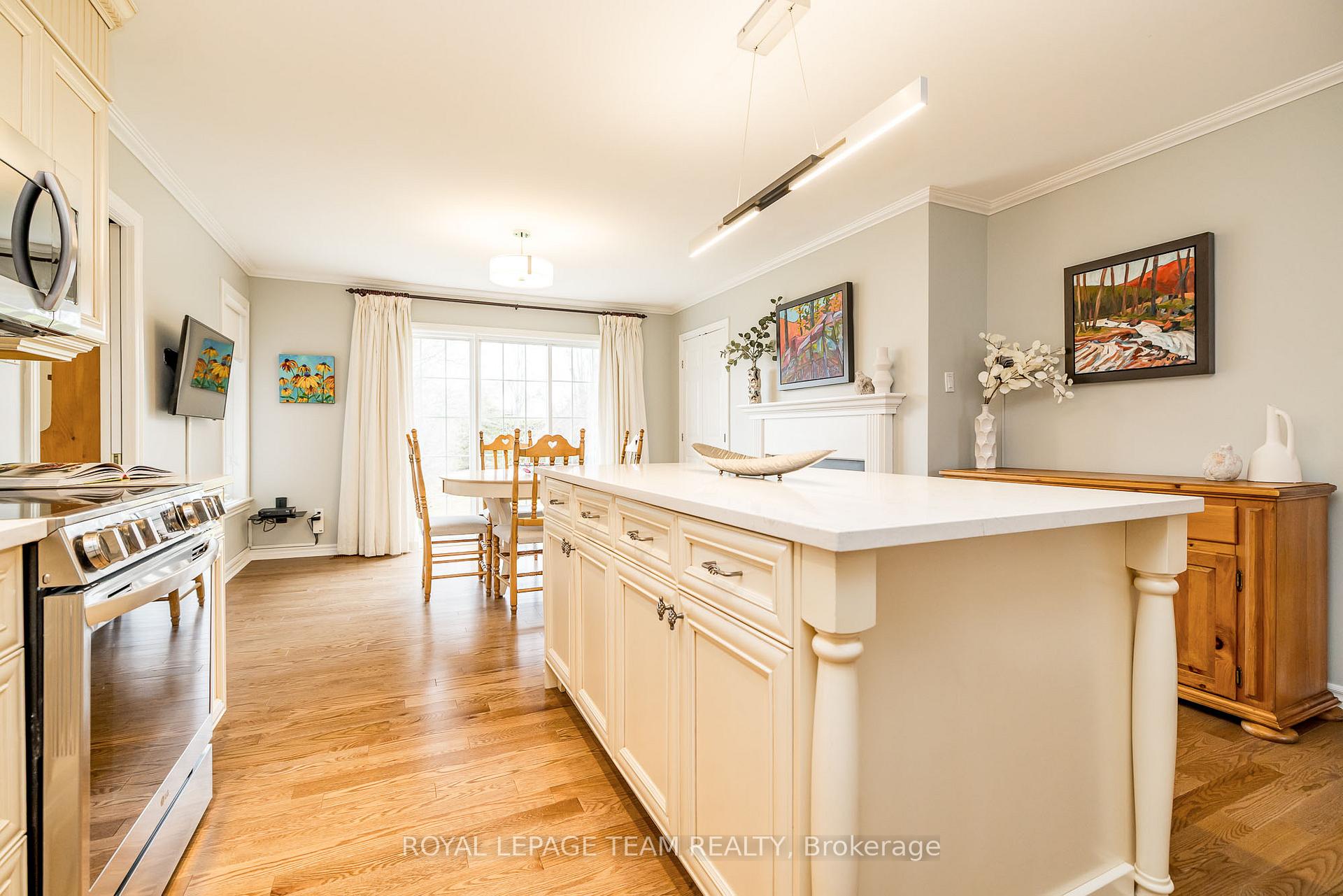 Photo 13 of 1390 Potter Drive, Ottawa, Manotick Village & Manotick Estates — HOMEH