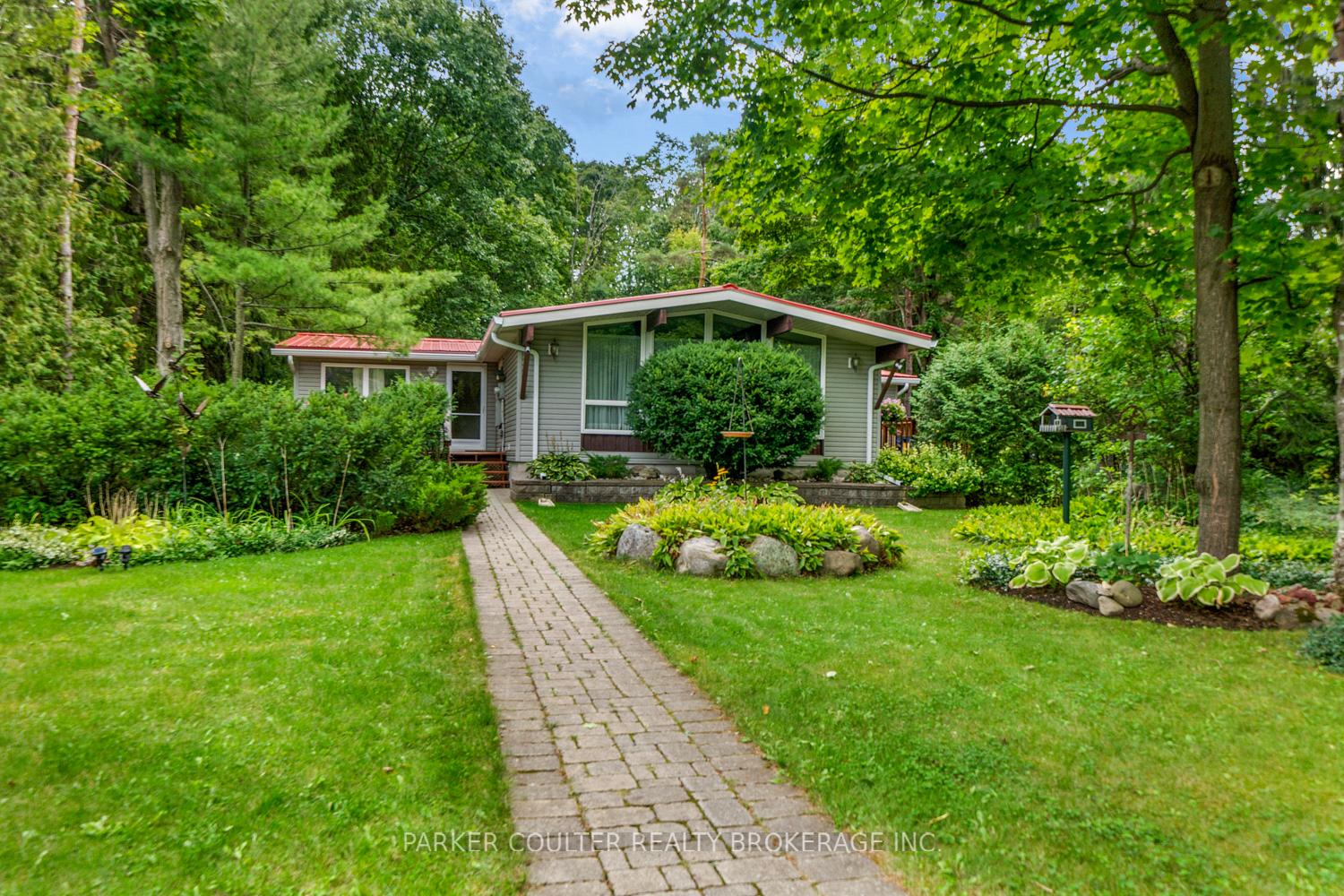 Photo 1 of 3759 Whitecap Drive, Innisfil, Rural Innisfil — HOMEH