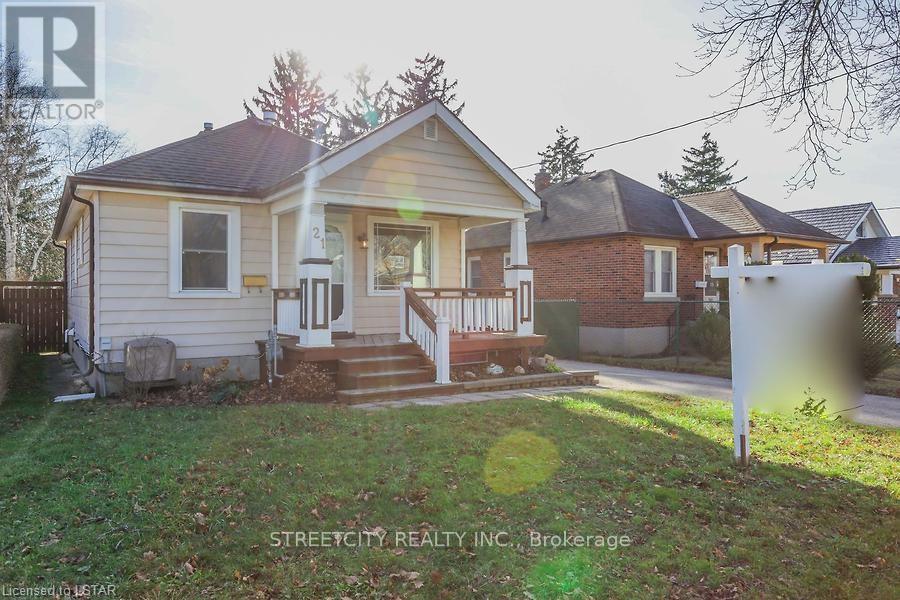 Front of 21 Eastman Avenue