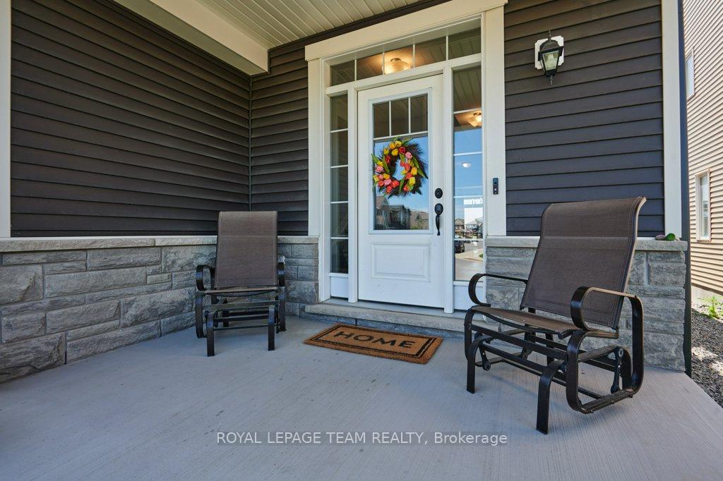 Photo 3 of 304 Ponderosa Street E, Ottawa, Kanata - Emerald Meadows/Trailwest — HOMEH
