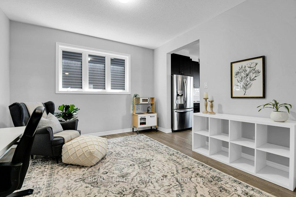 Photo 13 of 304 Ponderosa Street E, Ottawa, Kanata - Emerald Meadows/Trailwest — HOMEH