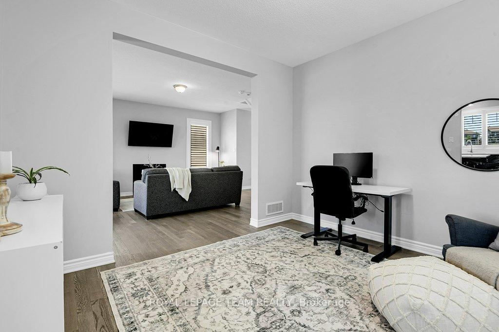 Photo 14 of 304 Ponderosa Street E, Ottawa, Kanata - Emerald Meadows/Trailwest — HOMEH