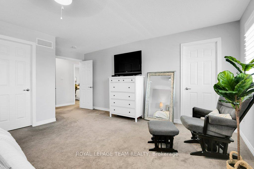 Photo 19 of 304 Ponderosa Street E, Ottawa, Kanata - Emerald Meadows/Trailwest — HOMEH