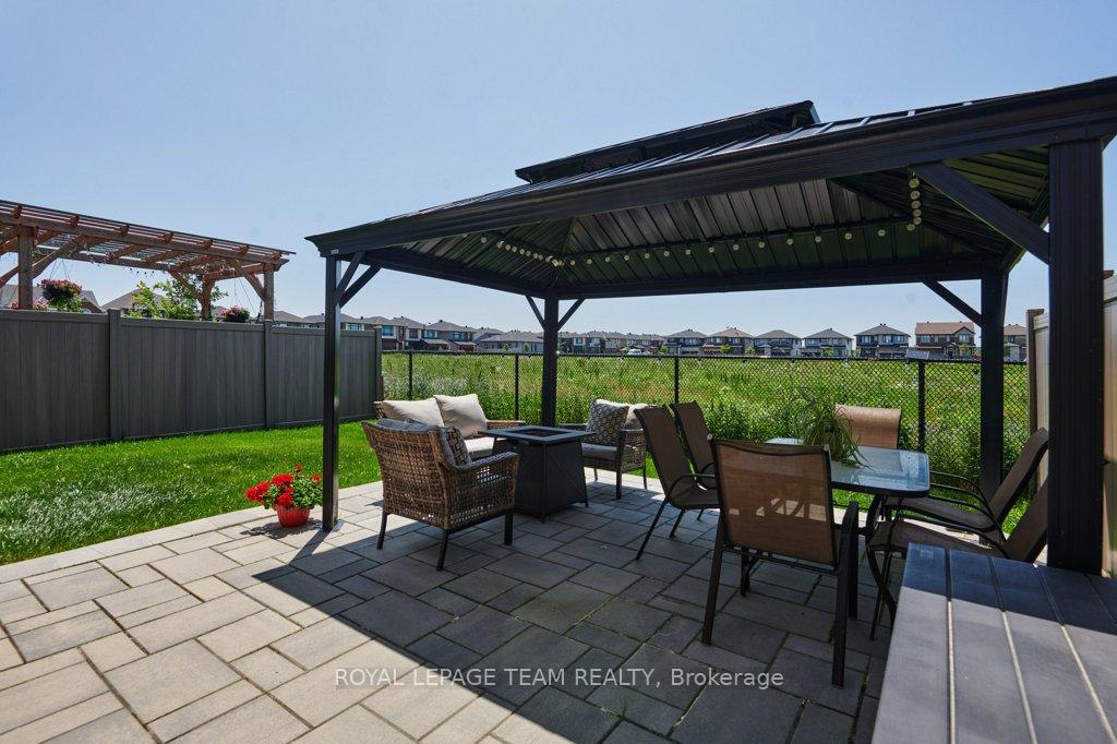 Photo 29 of 304 Ponderosa Street E, Ottawa, Kanata - Emerald Meadows/Trailwest — HOMEH