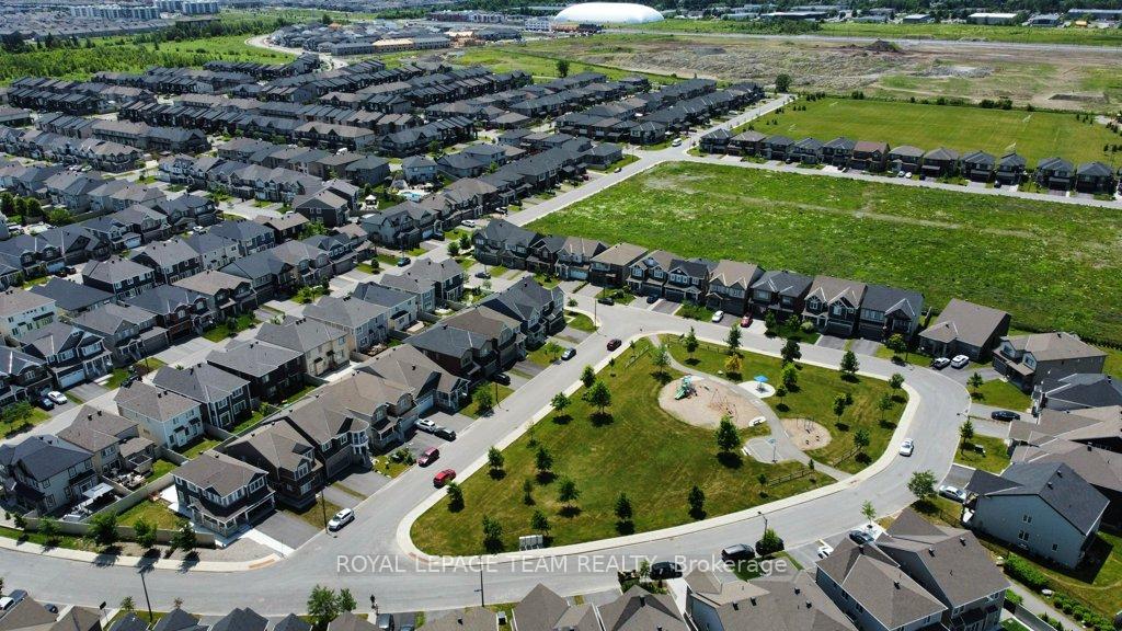 Photo 40 of 304 Ponderosa Street E, Ottawa, Kanata - Emerald Meadows/Trailwest — HOMEH