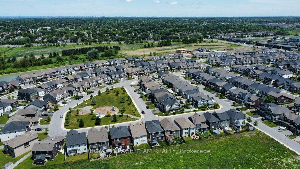 Photo 46 of 304 Ponderosa Street E, Ottawa, Kanata - Emerald Meadows/Trailwest — HOMEH