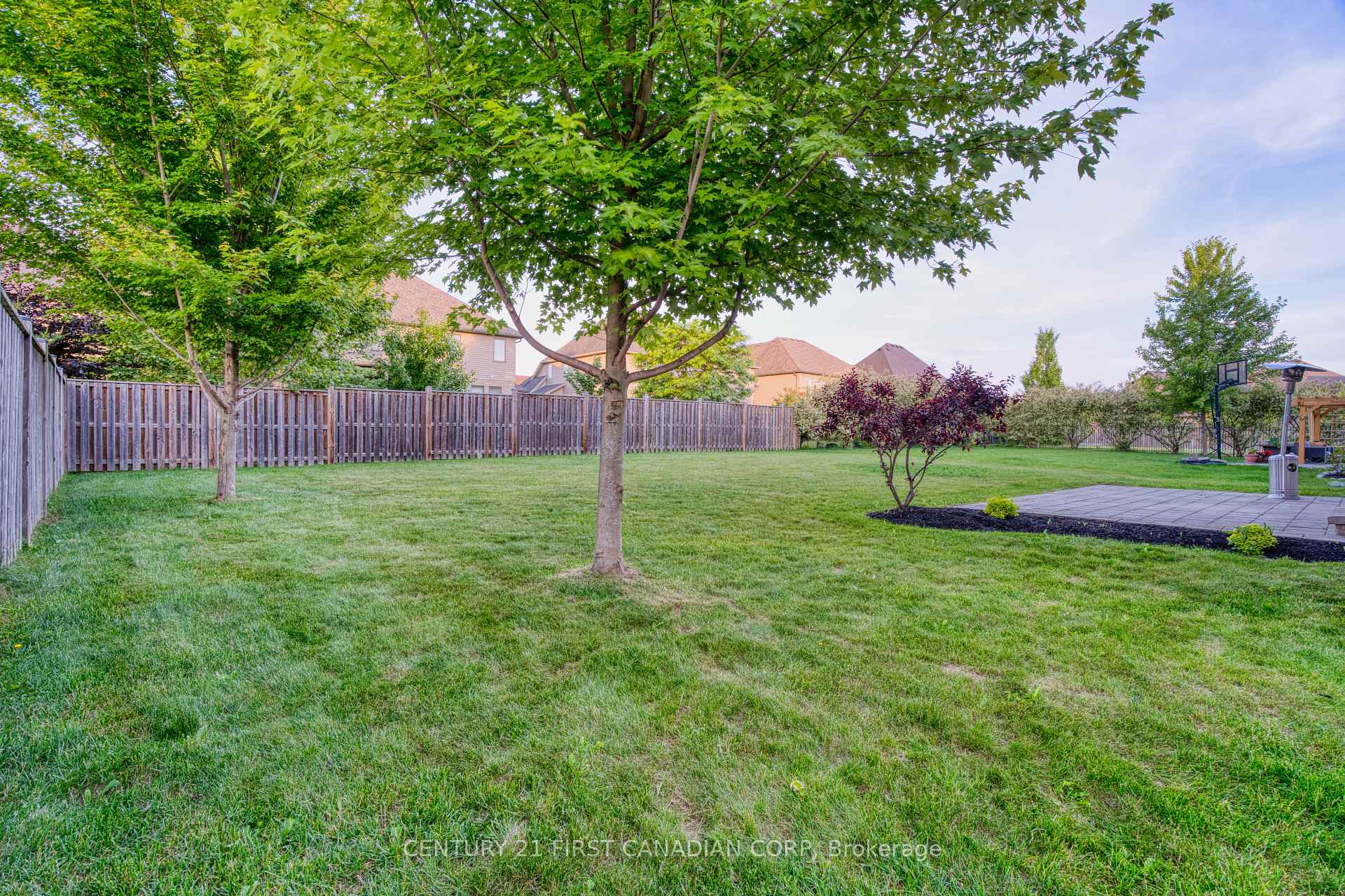 Photo 5 of 2362 Meadowlands Way, London, North R — HOMEH