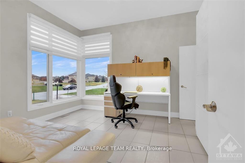 Photo 10 of 430 Lockmaster Crescent, Ottawa, Manotick Village & Manotick Estates — HOMEH