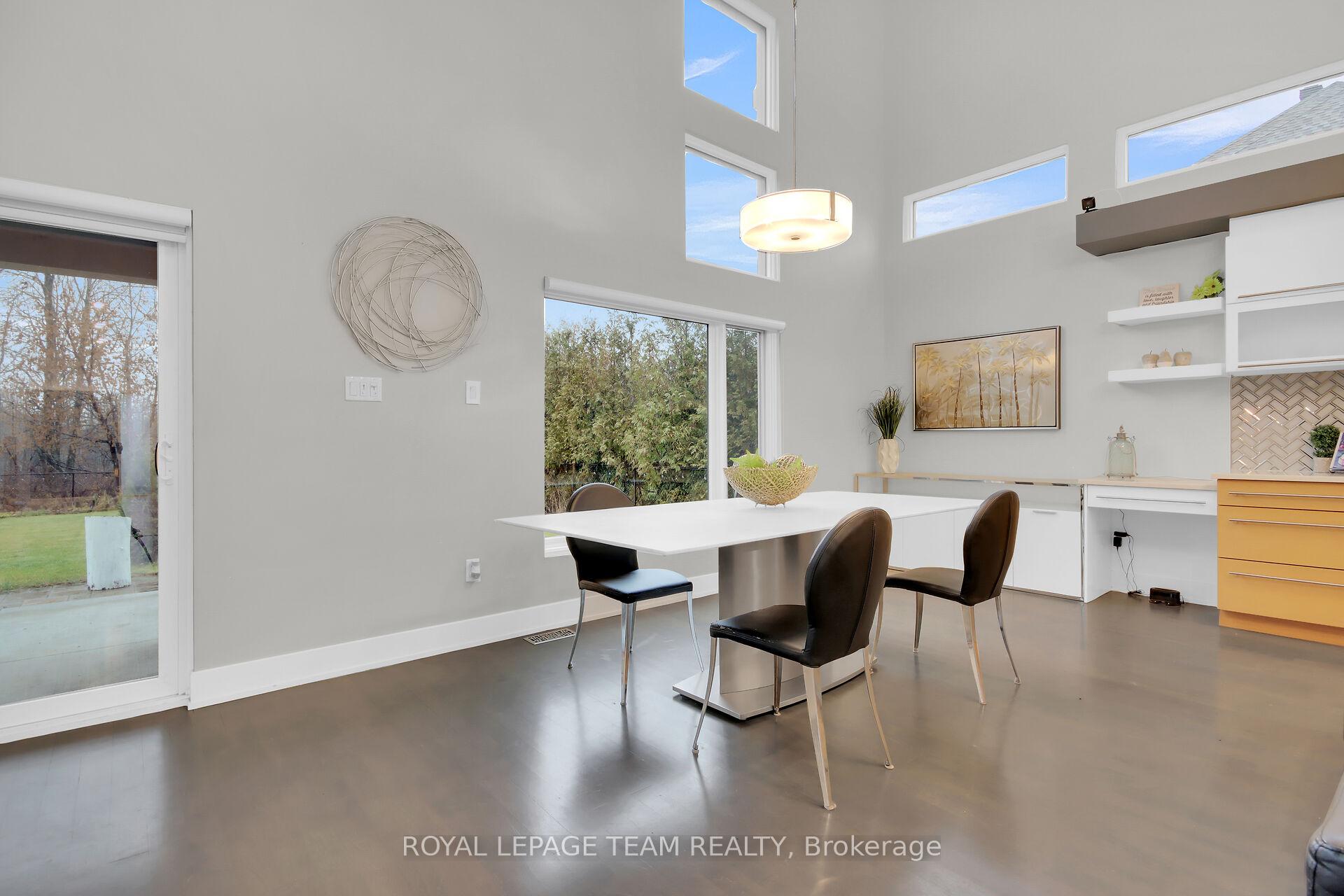 Photo 18 of 430 Lockmaster Crescent, Ottawa, Manotick Village & Manotick Estates — HOMEH