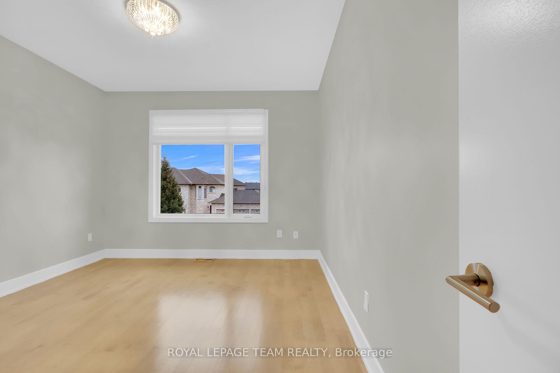 Photo 35 of 430 Lockmaster Crescent, Ottawa, Manotick Village & Manotick Estates — HOMEH