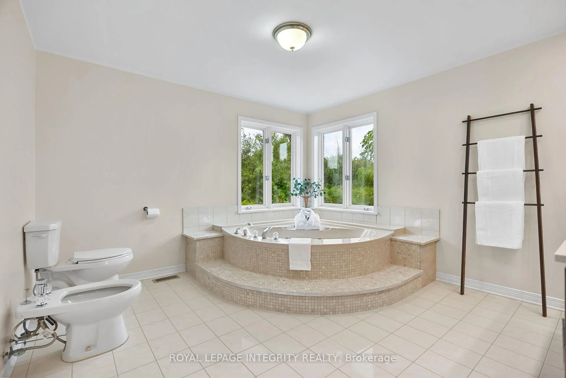 Photo 27 of 22 Marchbrook Circle, Ottawa, Kanata - Rural Kanata (Central) — HOMEH