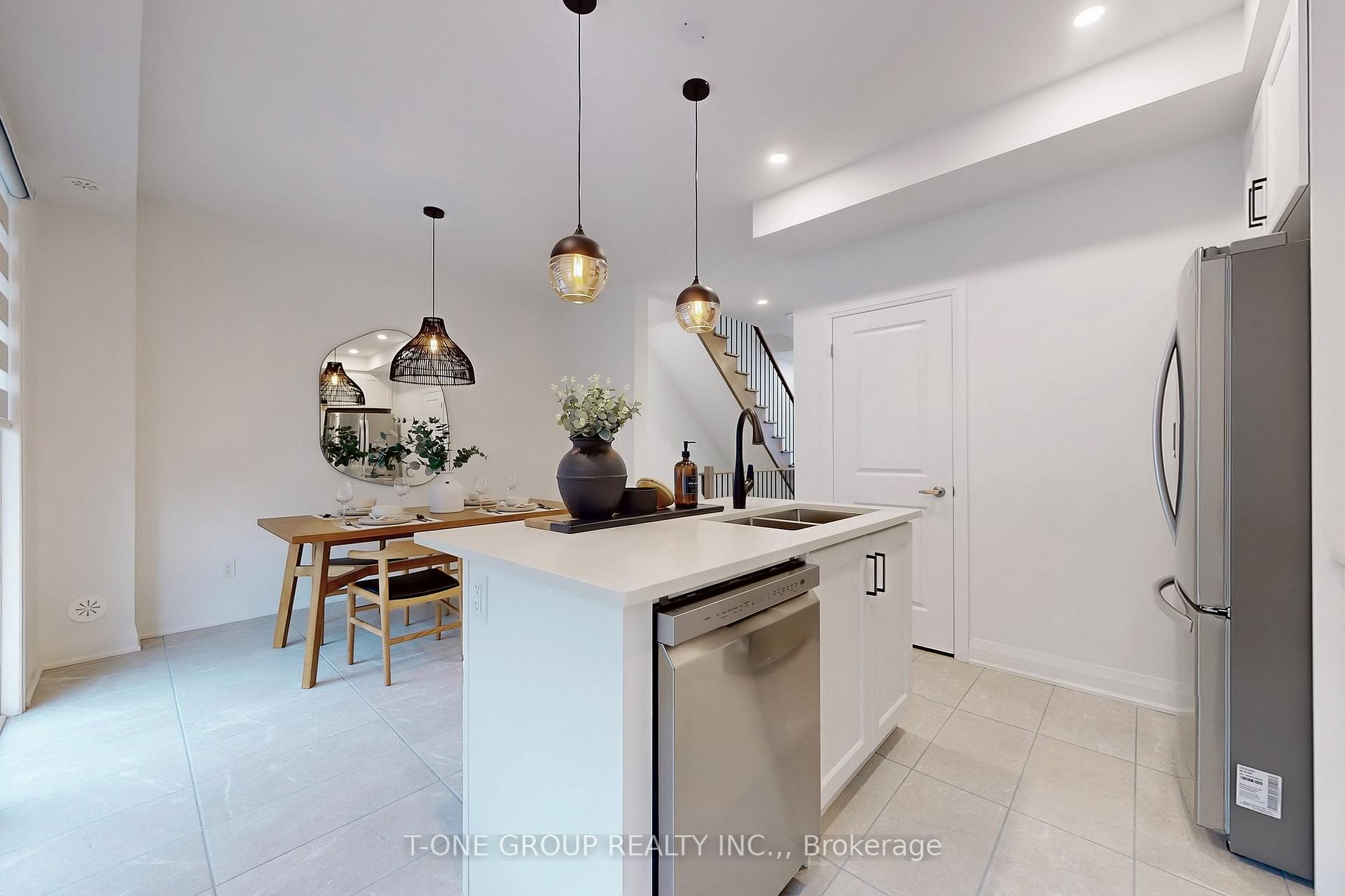 Photo 10 of 5 Eelam Lane, Markham, Wismer — HOMEH