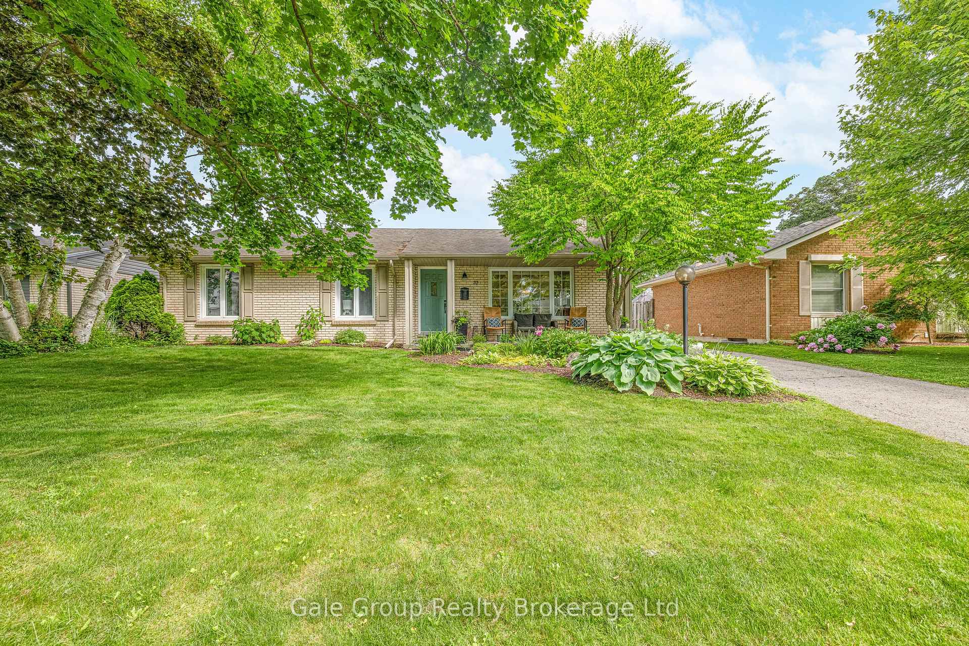 Front of 70 Glenburnie Crescent