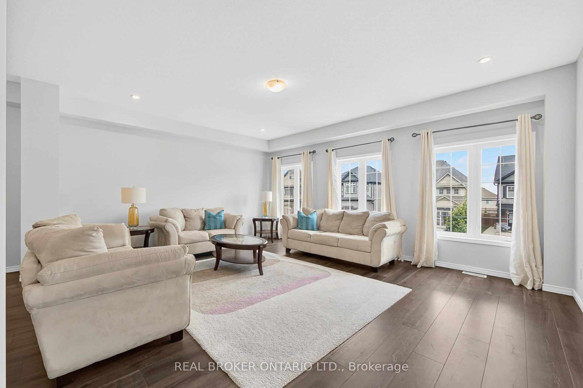 Photo 8 of 326 Moorlands Crescent, Kitchener — HOMEH