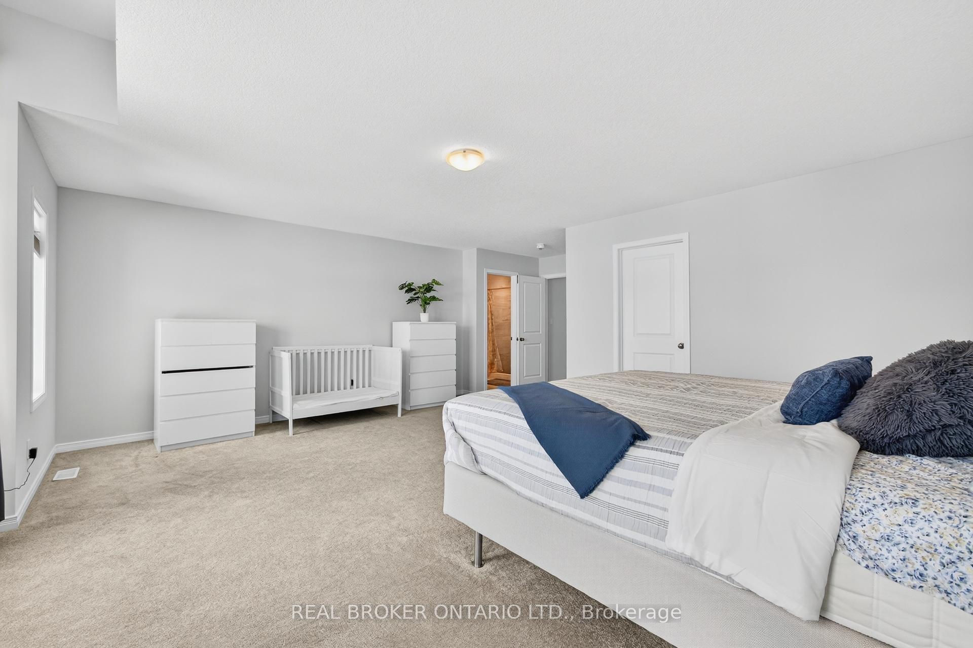 Photo 16 of 326 Moorlands Crescent, Kitchener — HOMEH