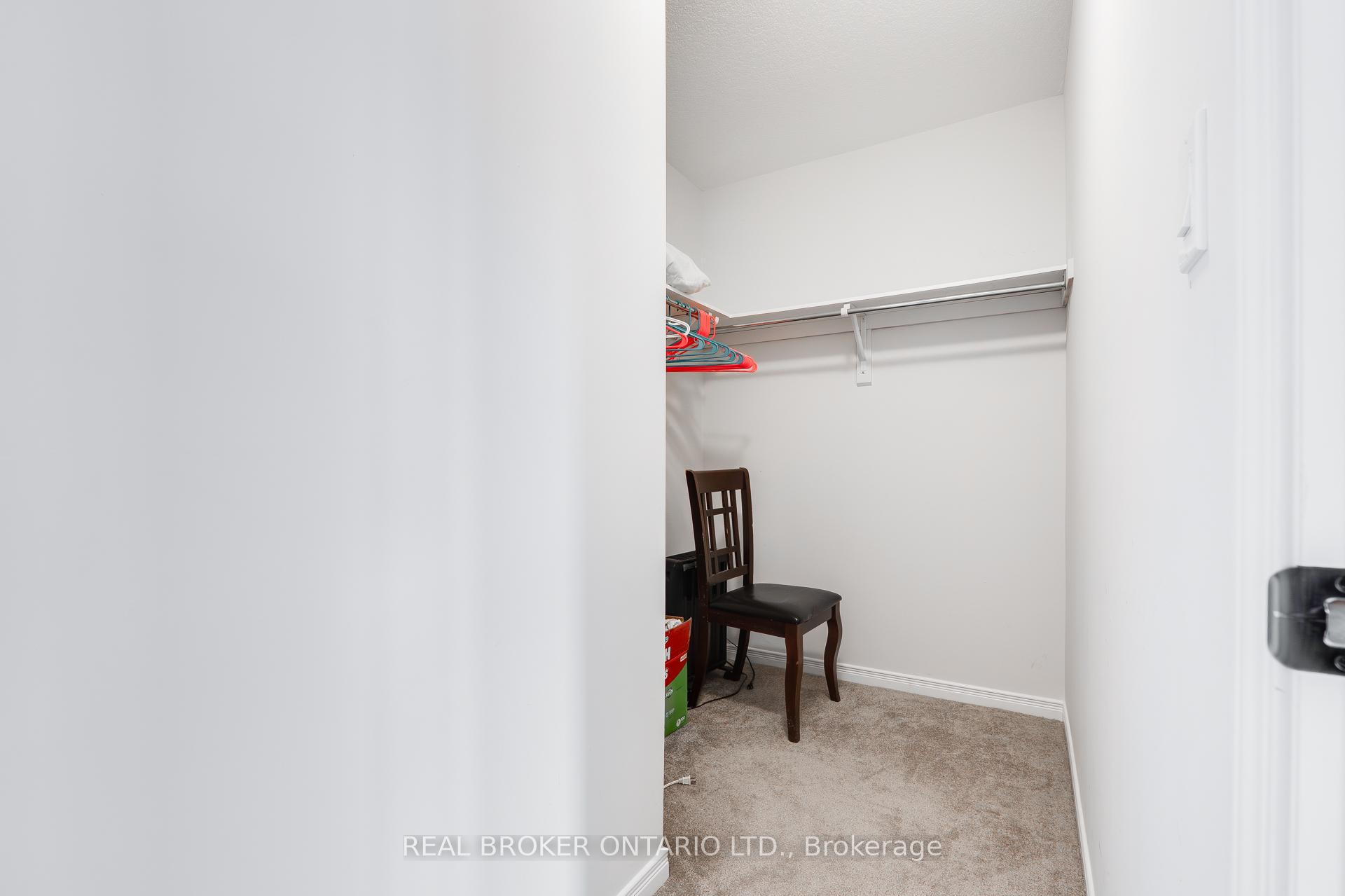 Photo 17 of 326 Moorlands Crescent, Kitchener — HOMEH