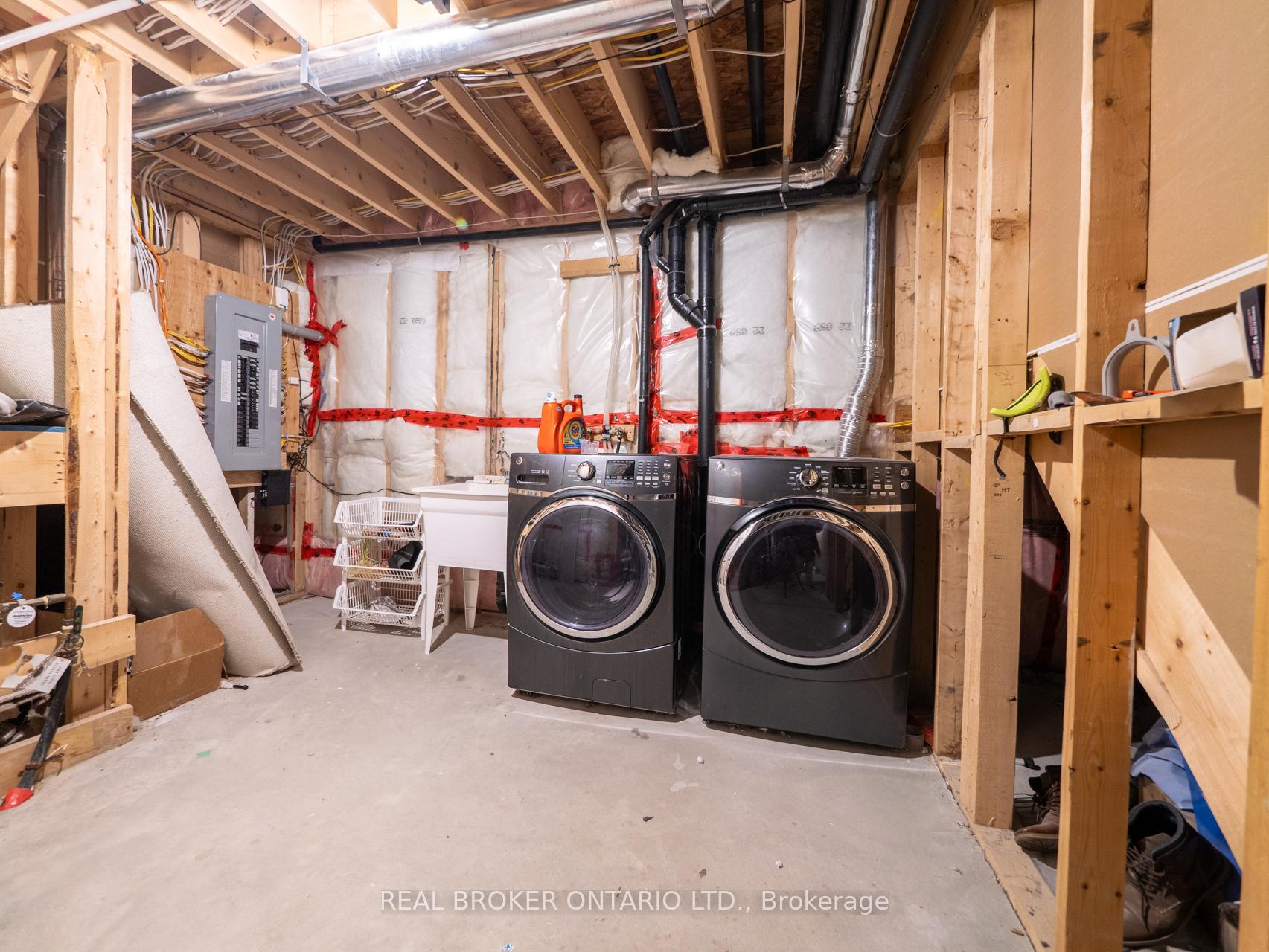 Photo 31 of 326 Moorlands Crescent, Kitchener — HOMEH