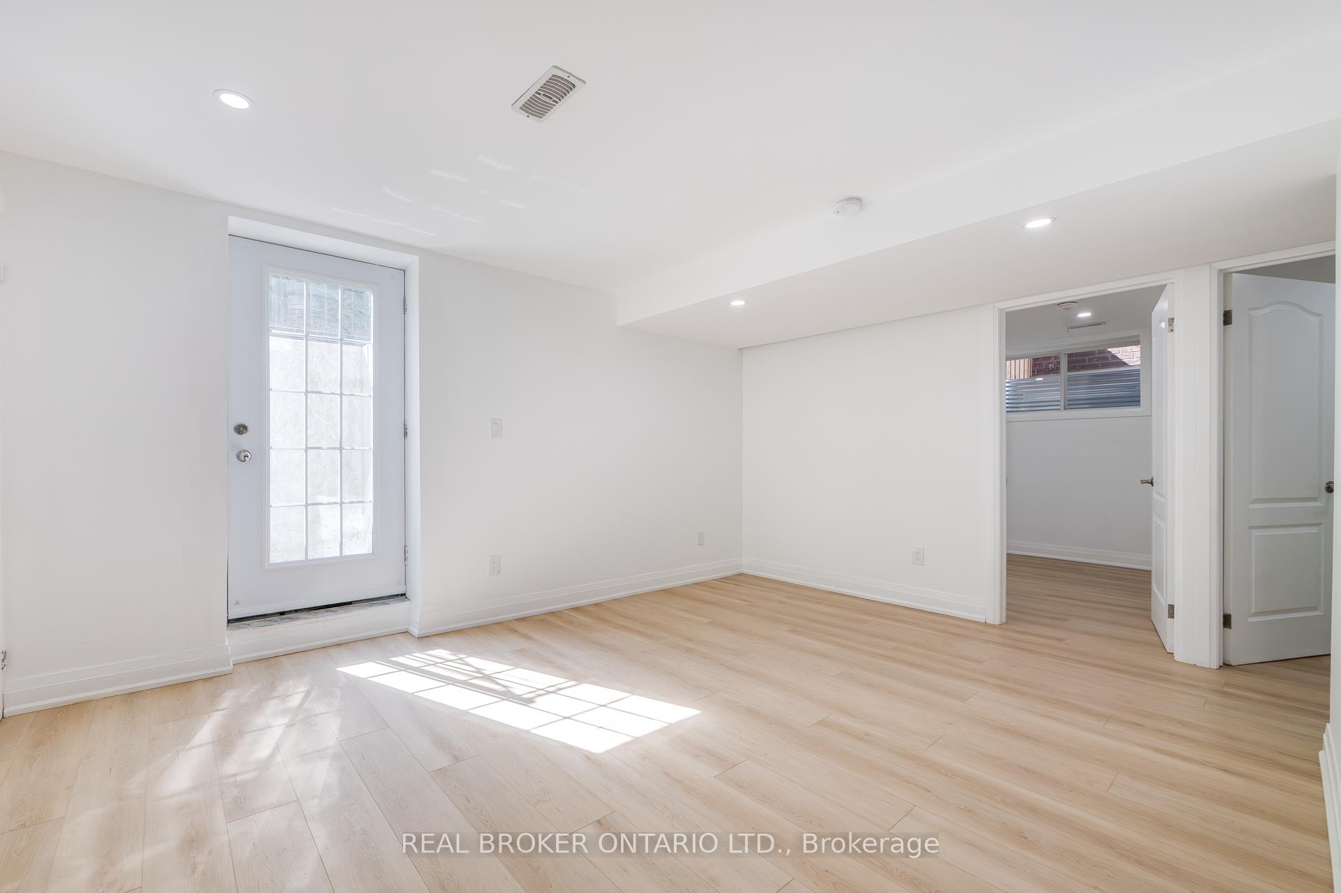 Photo 32 of 326 Moorlands Crescent, Kitchener — HOMEH