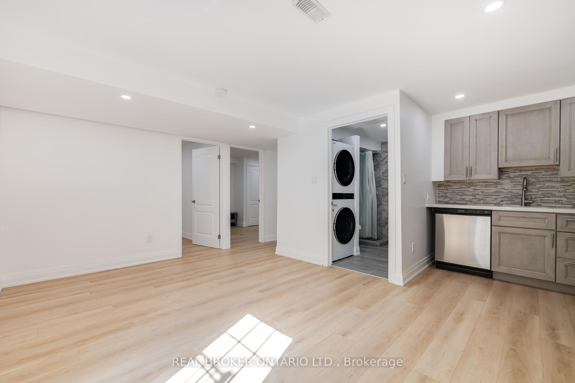 Photo 34 of 326 Moorlands Crescent, Kitchener — HOMEH