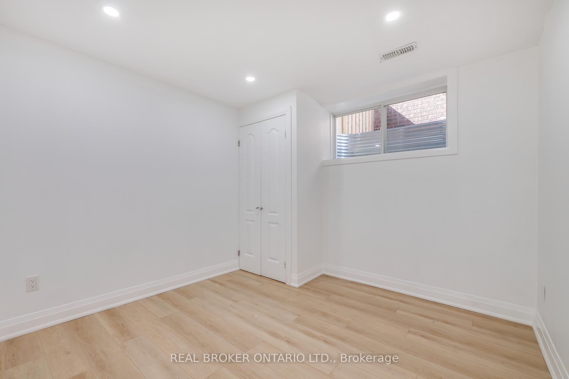 Photo 38 of 326 Moorlands Crescent, Kitchener — HOMEH