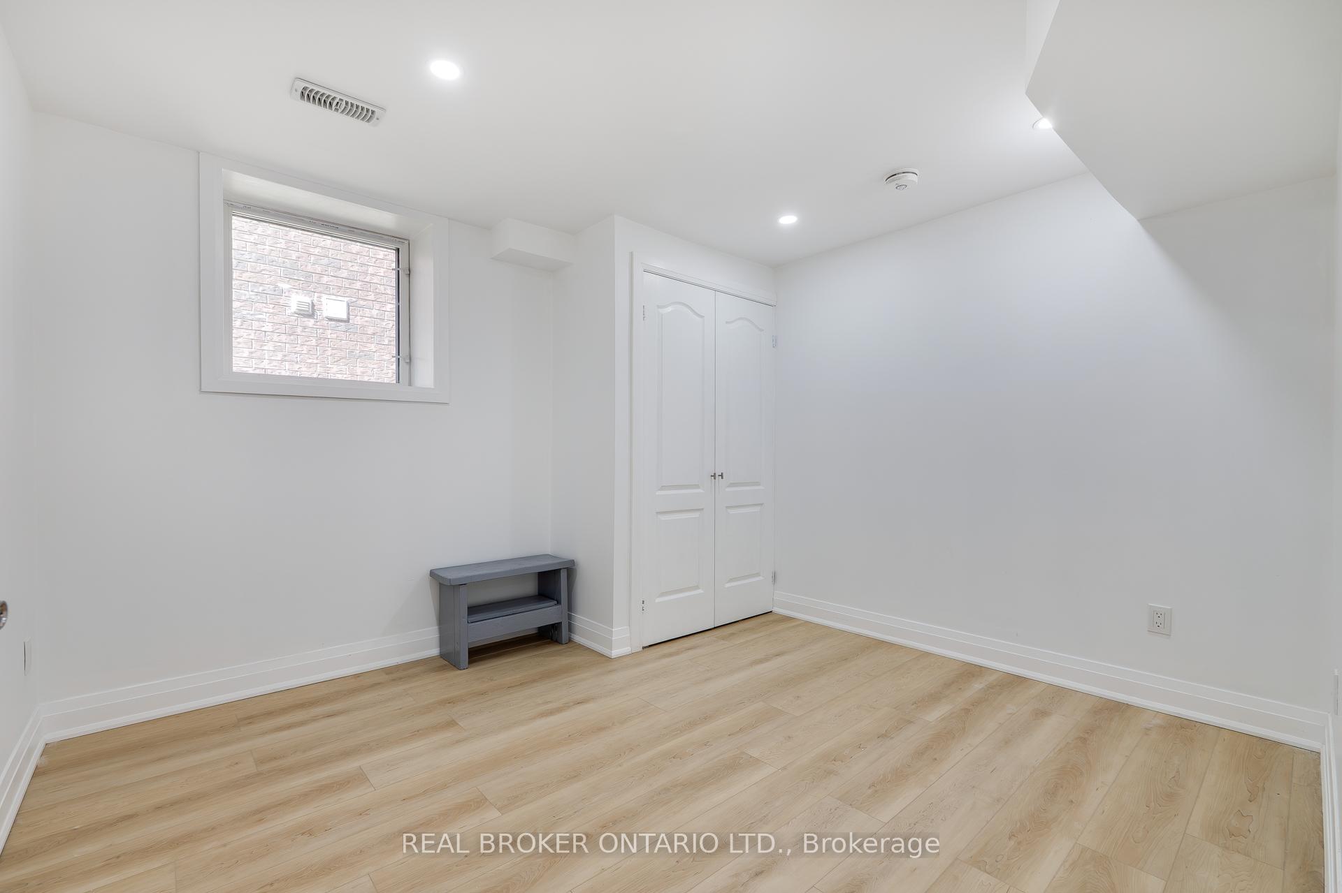 Photo 40 of 326 Moorlands Crescent, Kitchener — HOMEH