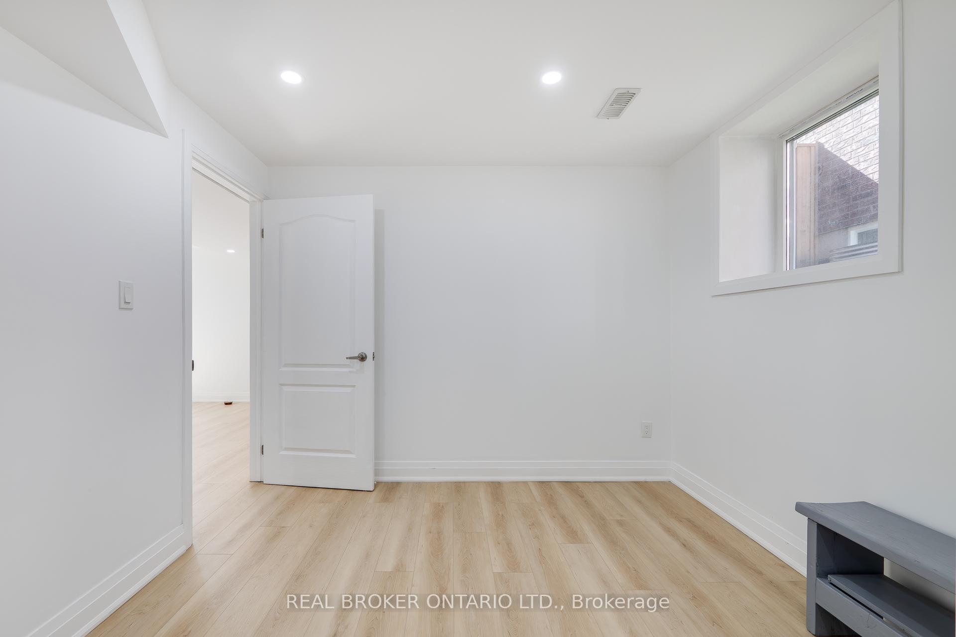 Photo 41 of 326 Moorlands Crescent, Kitchener — HOMEH