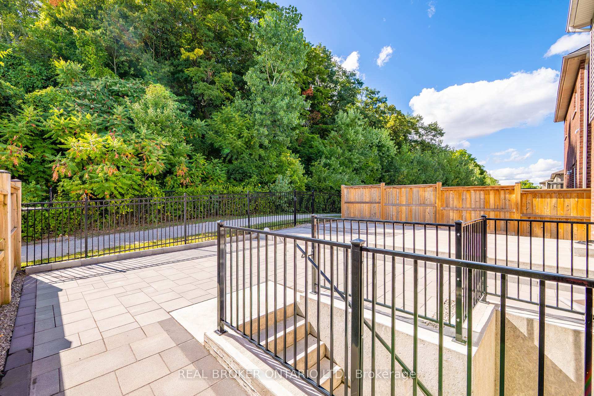 Photo 45 of 326 Moorlands Crescent, Kitchener — HOMEH
