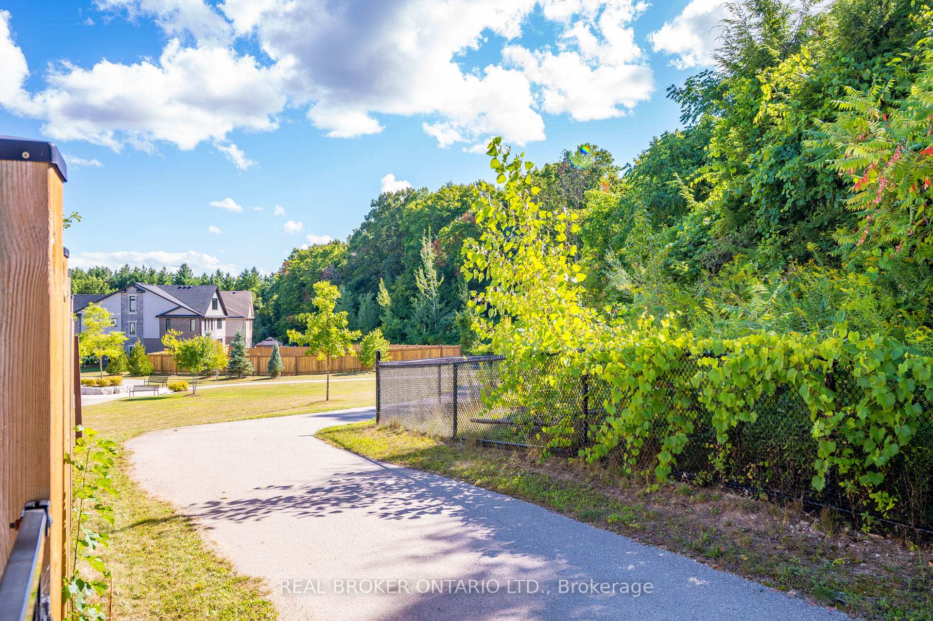 Photo 47 of 326 Moorlands Crescent, Kitchener — HOMEH