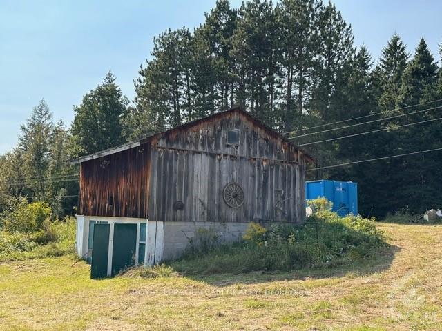 Photo 3 of 408 Waddle Creek Road, Lanark Highlands, Lanark Highlands (Lavant) Twp — HOMEH