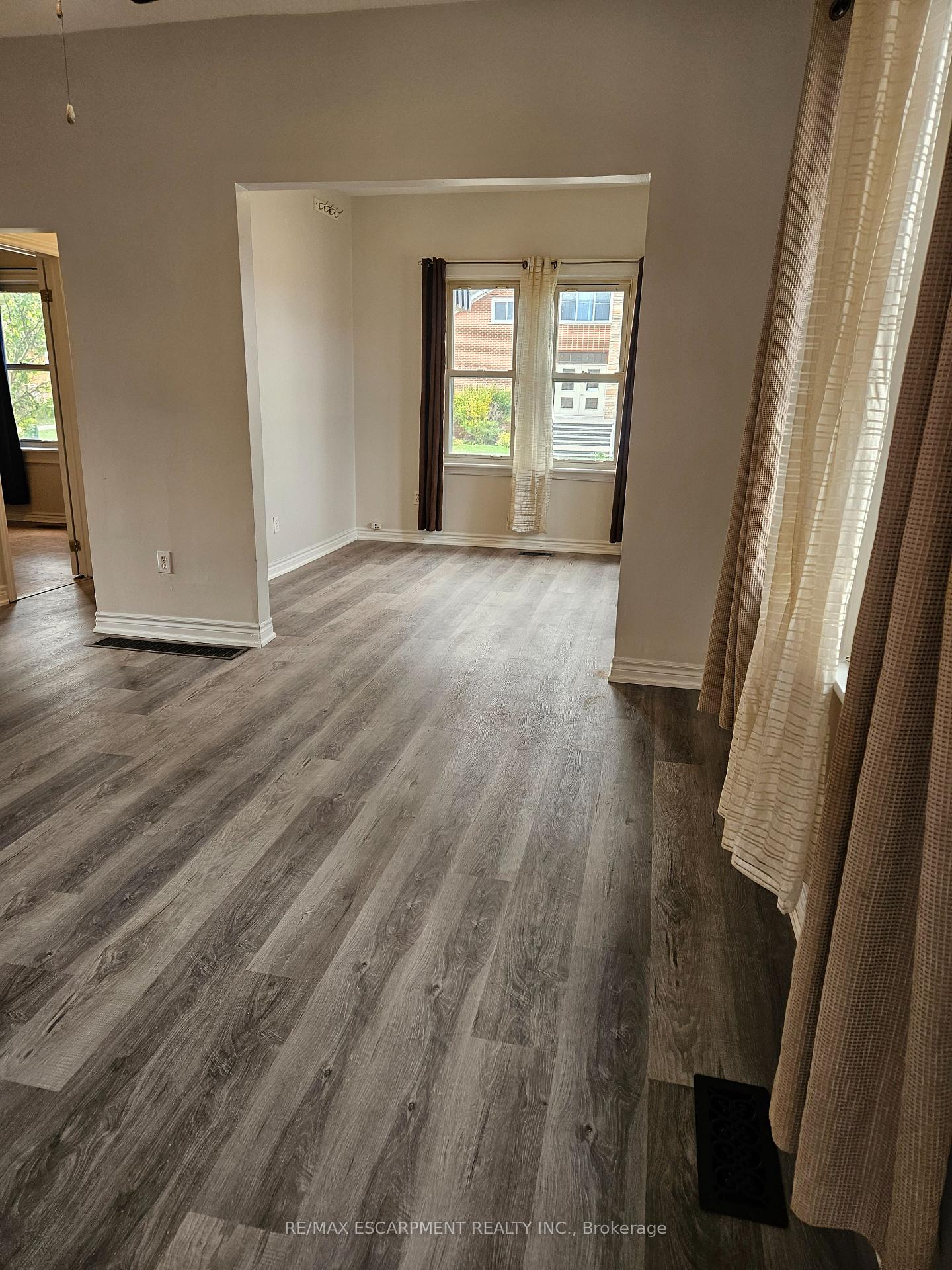 Photo 9 of 509 Cochrane Road, Hamilton, Rosedale — HOMEH