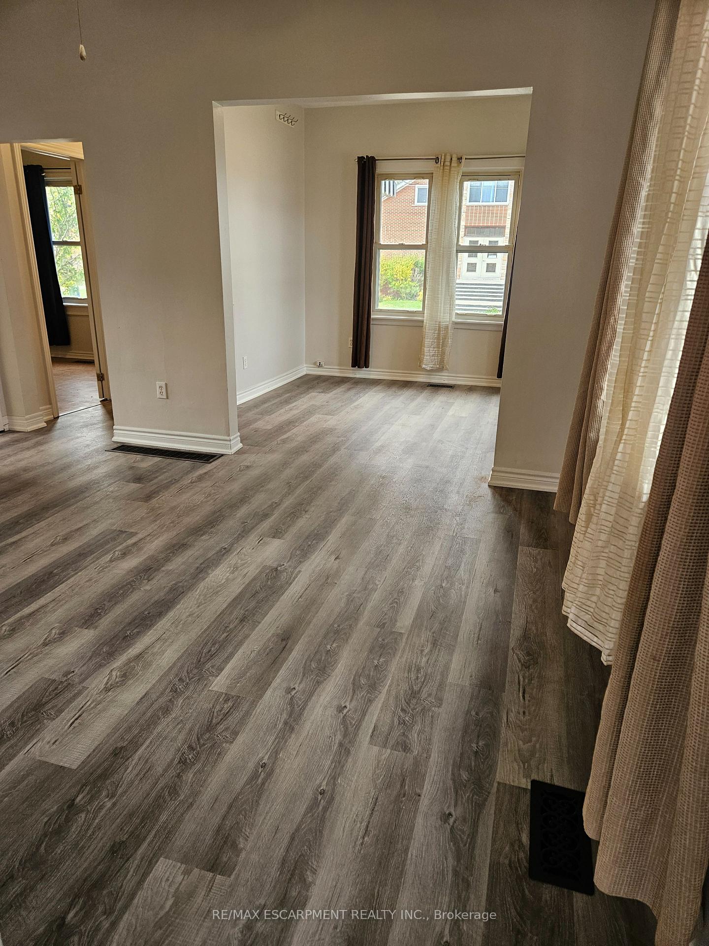 Photo 10 of 509 Cochrane Road, Hamilton, Rosedale — HOMEH