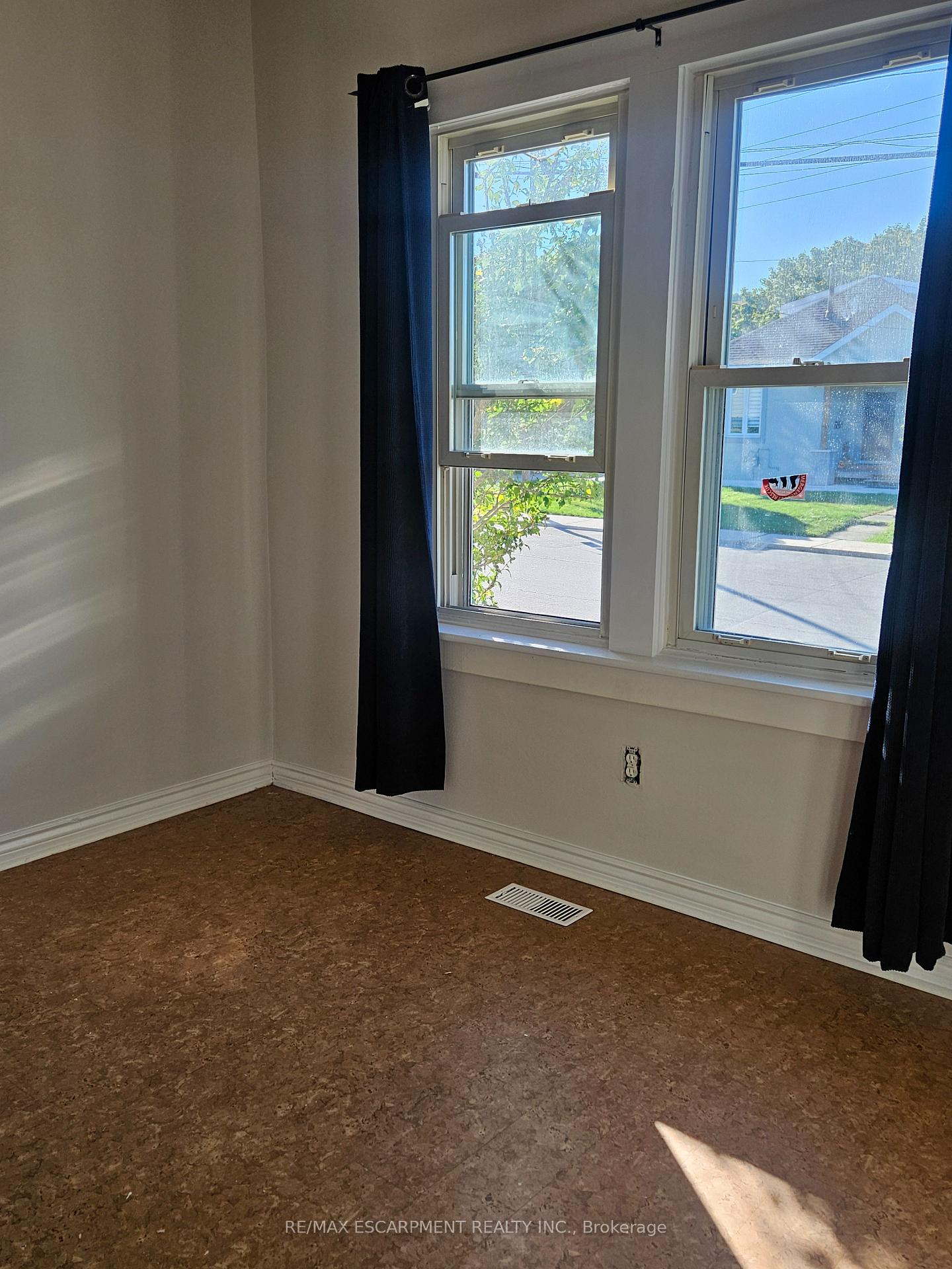 Photo 18 of 509 Cochrane Road, Hamilton, Rosedale — HOMEH