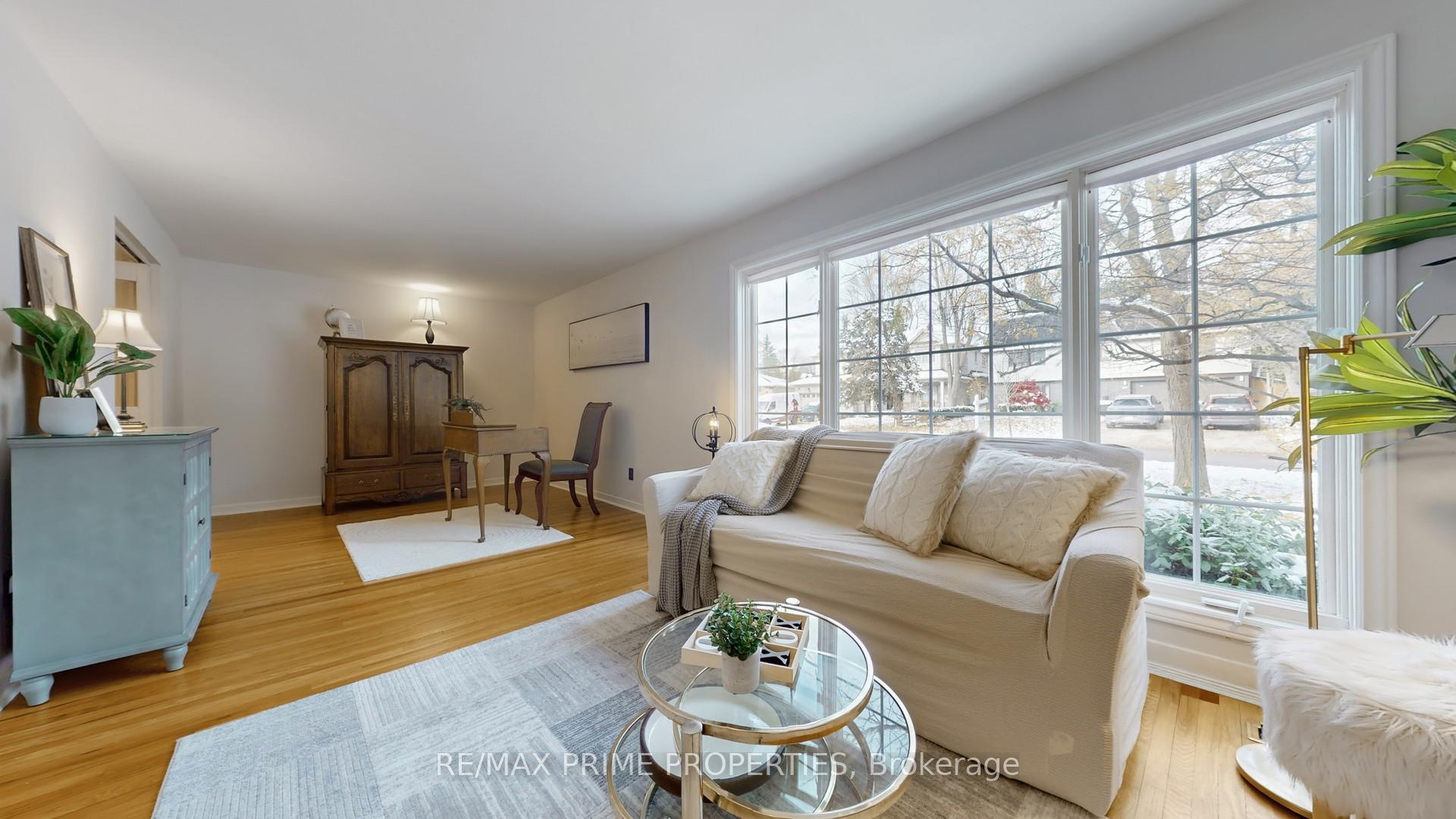 Photo 7 of 153 Krieghoff Avenue, Markham, Unionville — HOMEH