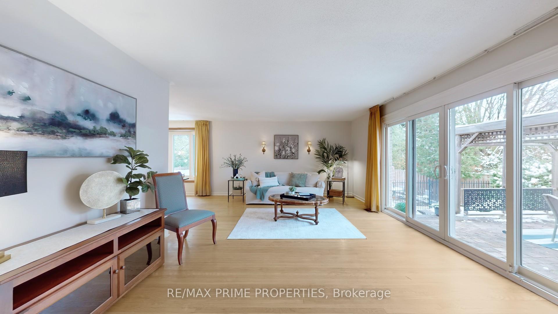 Photo 10 of 153 Krieghoff Avenue, Markham, Unionville — HOMEH