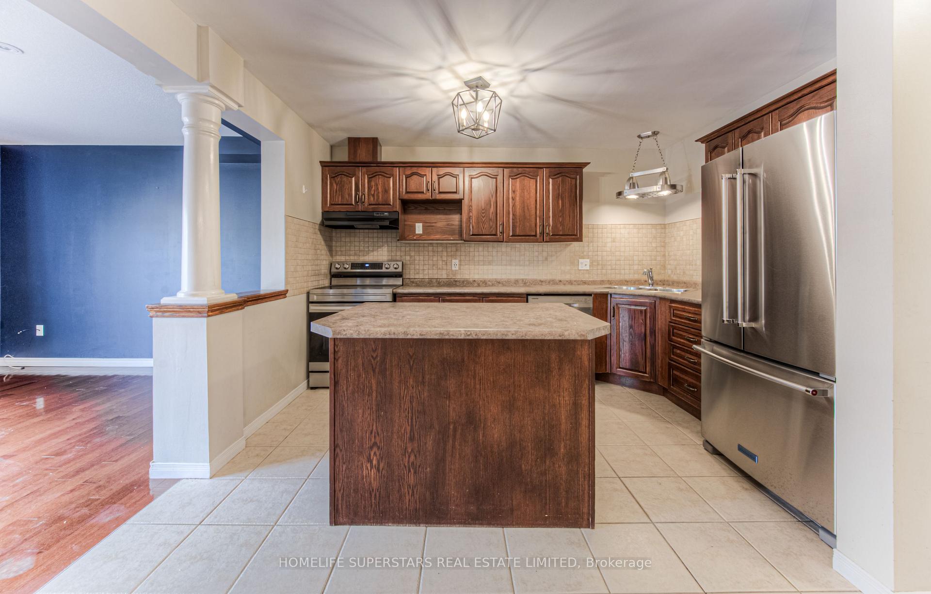 Photo 10 of 297 Briarmeadow Dr, Kitchener, Idlewood — HOMEH