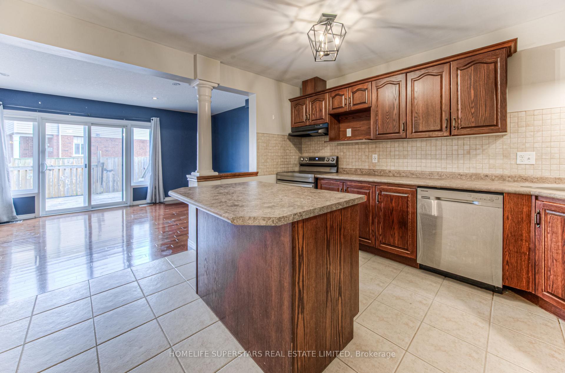 Photo 13 of 297 Briarmeadow Dr, Kitchener, Idlewood — HOMEH