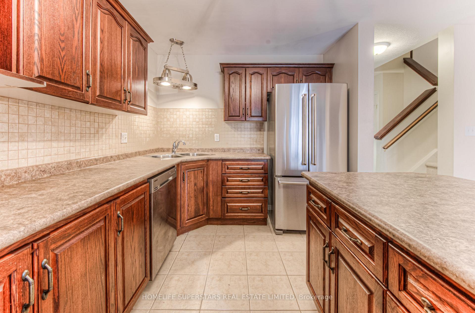 Photo 14 of 297 Briarmeadow Dr, Kitchener, Idlewood — HOMEH