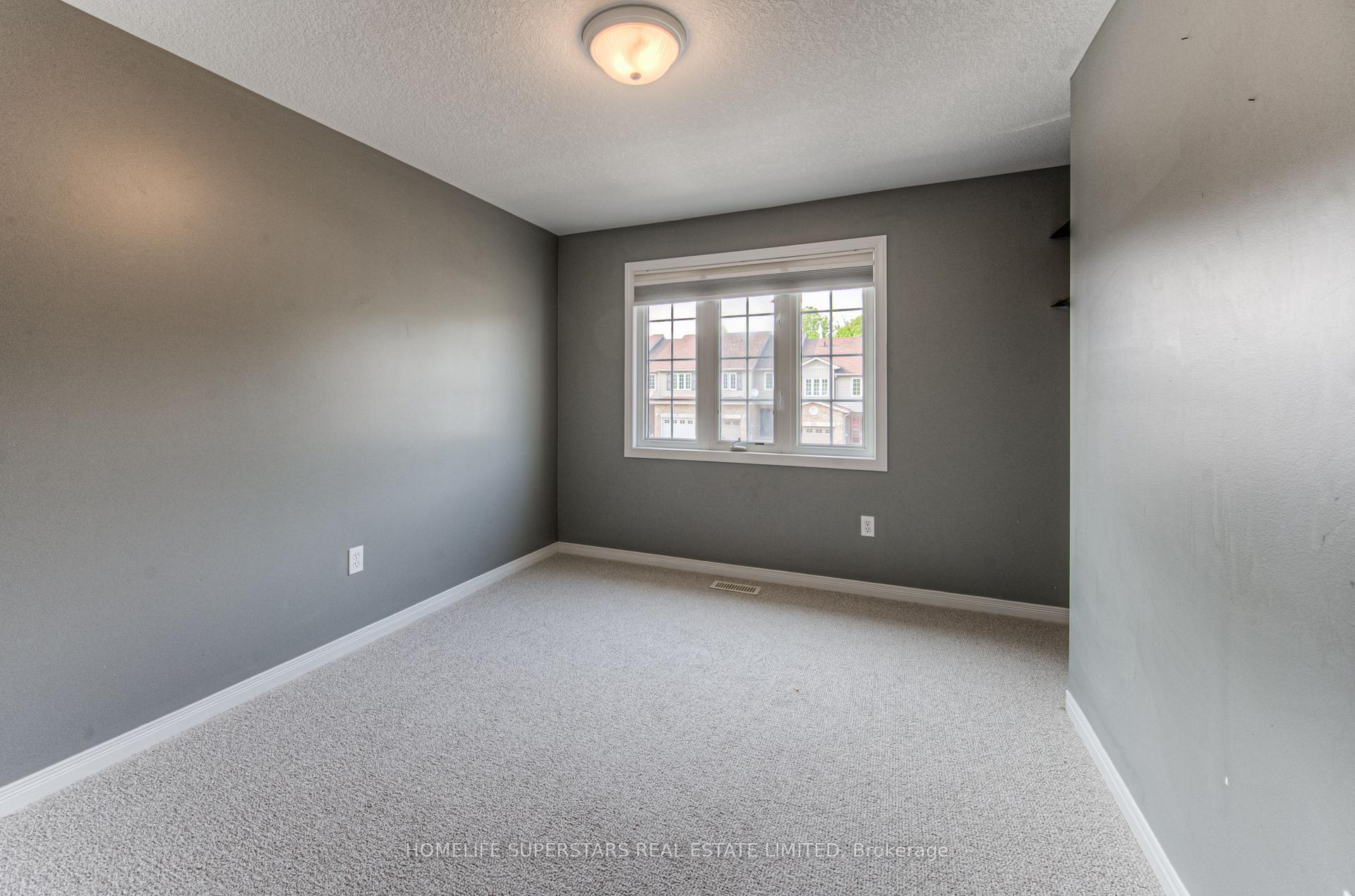 Photo 24 of 297 Briarmeadow Dr, Kitchener, Idlewood — HOMEH