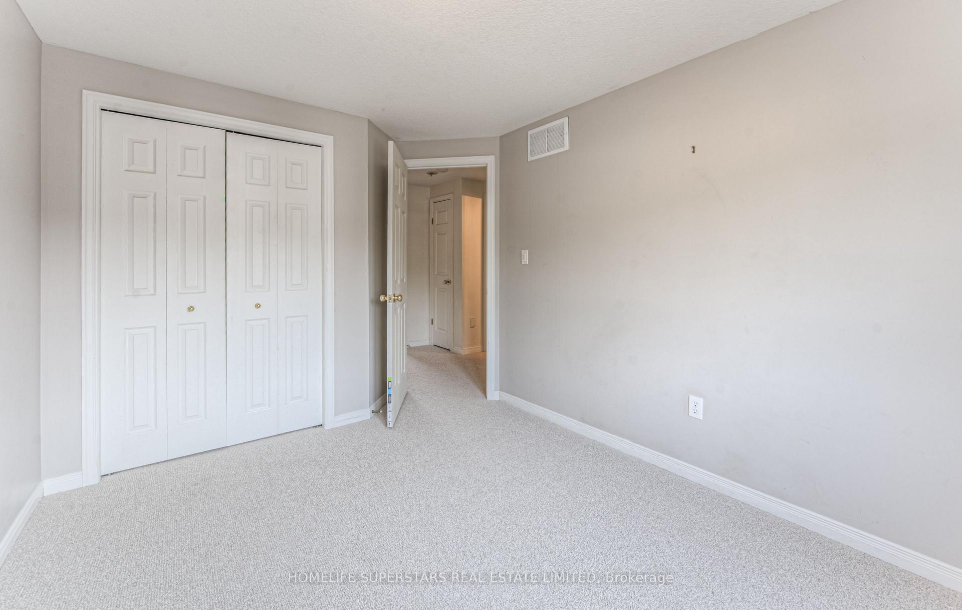 Photo 27 of 297 Briarmeadow Dr, Kitchener, Idlewood — HOMEH