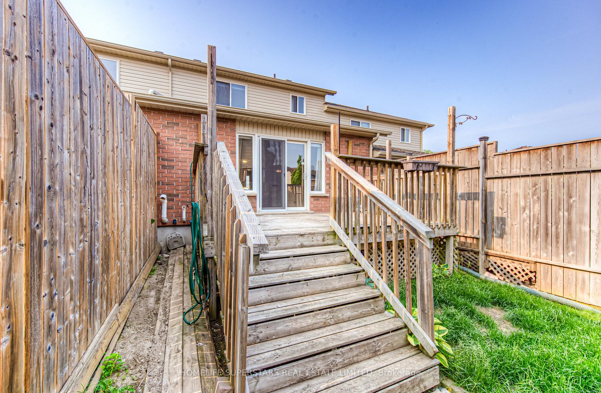 Photo 30 of 297 Briarmeadow Dr, Kitchener, Idlewood — HOMEH