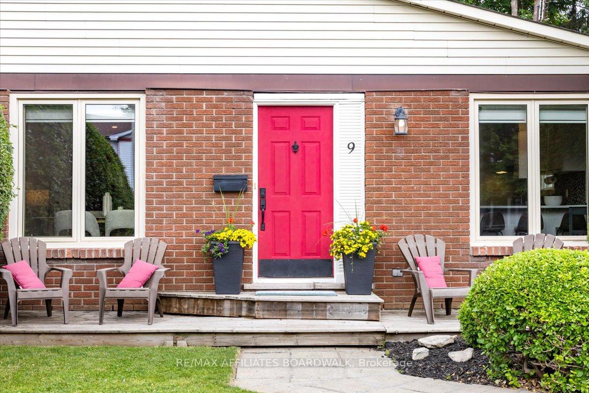 Photo 2 of 9 Melanie Crescent, Ottawa, Kanata - Glencairn/Hazeldean — HOMEH