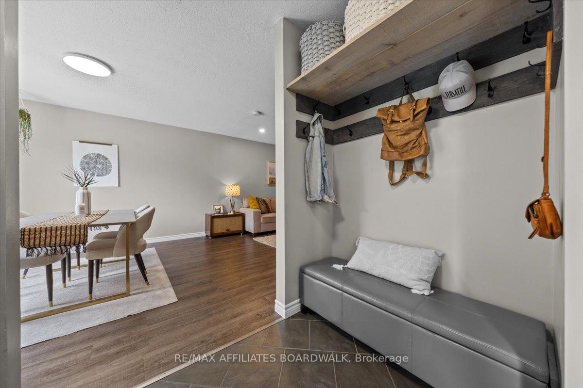 Photo 5 of 9 Melanie Crescent, Ottawa, Kanata - Glencairn/Hazeldean — HOMEH