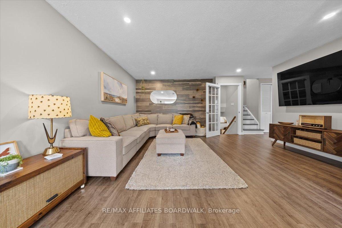 Photo 10 of 9 Melanie Crescent, Ottawa, Kanata - Glencairn/Hazeldean — HOMEH