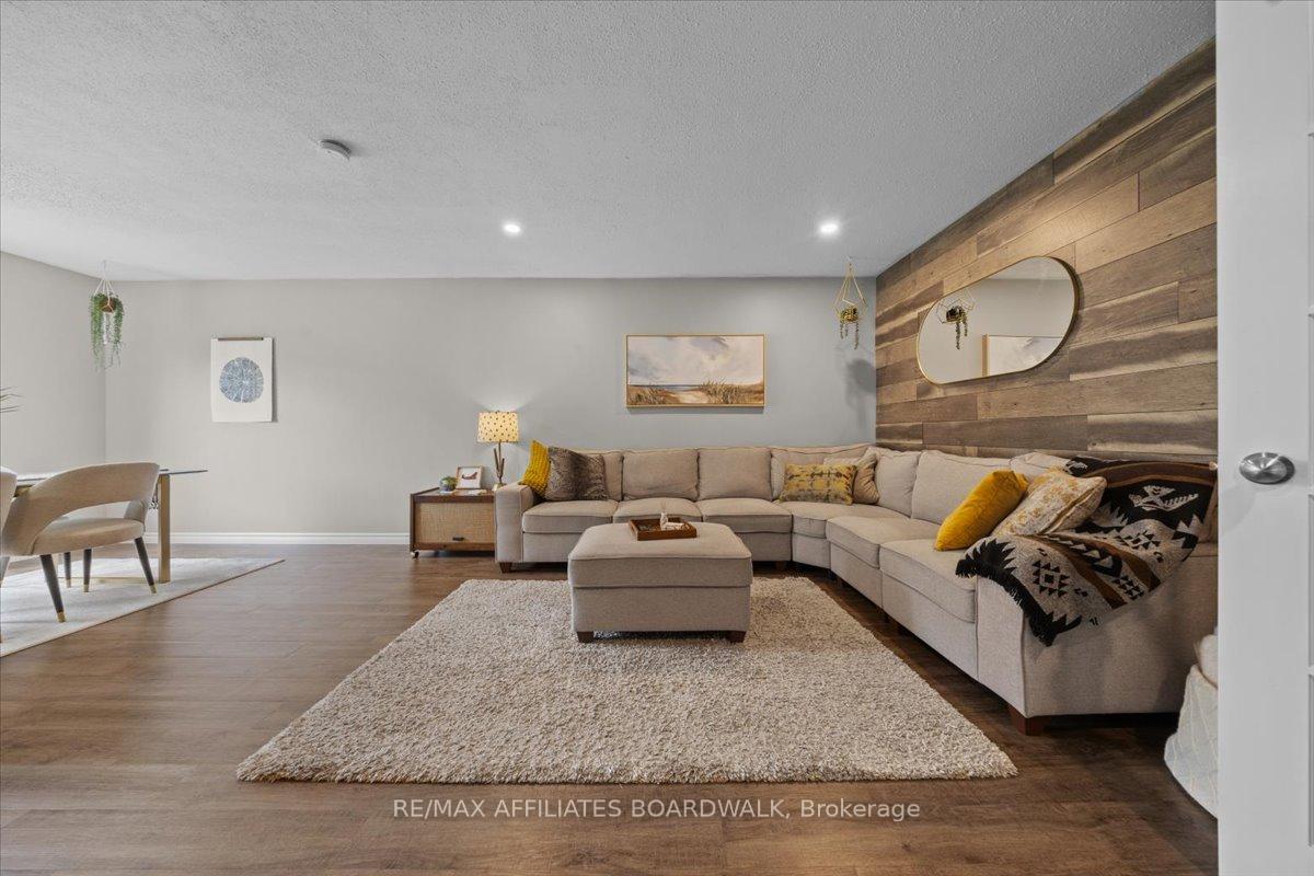 Photo 11 of 9 Melanie Crescent, Ottawa, Kanata - Glencairn/Hazeldean — HOMEH