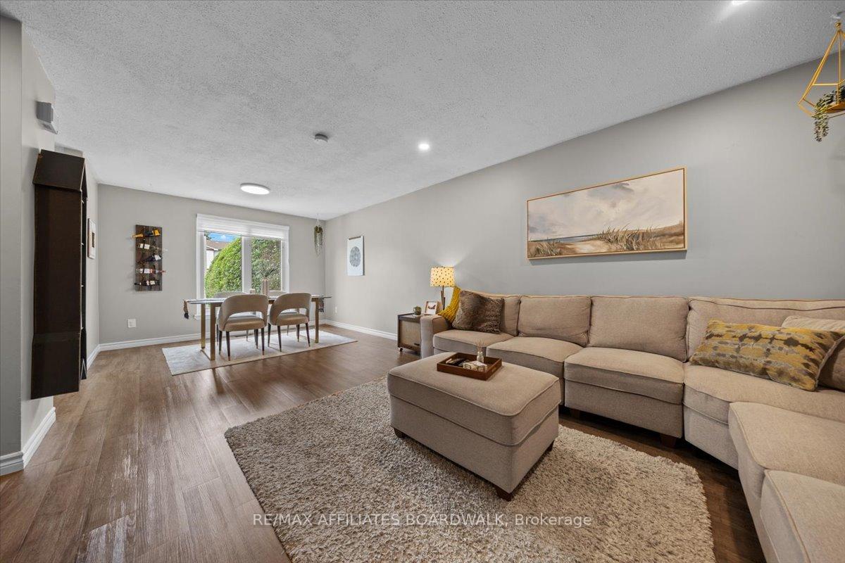 Photo 12 of 9 Melanie Crescent, Ottawa, Kanata - Glencairn/Hazeldean — HOMEH