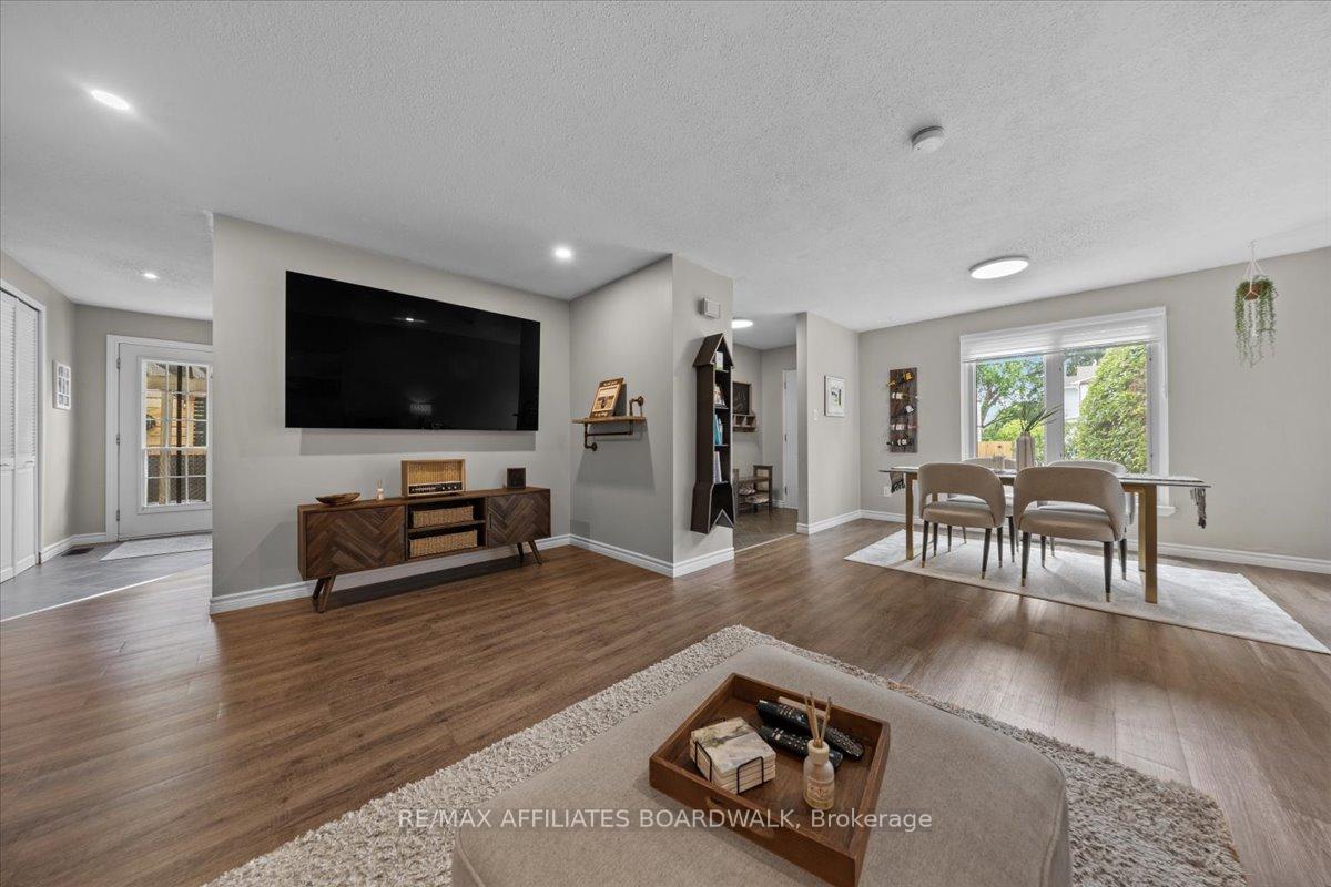 Photo 13 of 9 Melanie Crescent, Ottawa, Kanata - Glencairn/Hazeldean — HOMEH