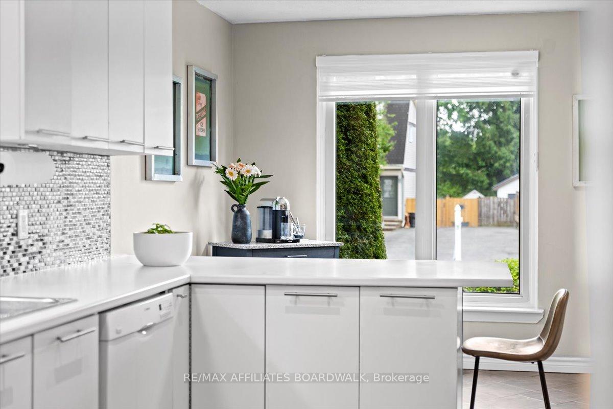 Photo 17 of 9 Melanie Crescent, Ottawa, Kanata - Glencairn/Hazeldean — HOMEH