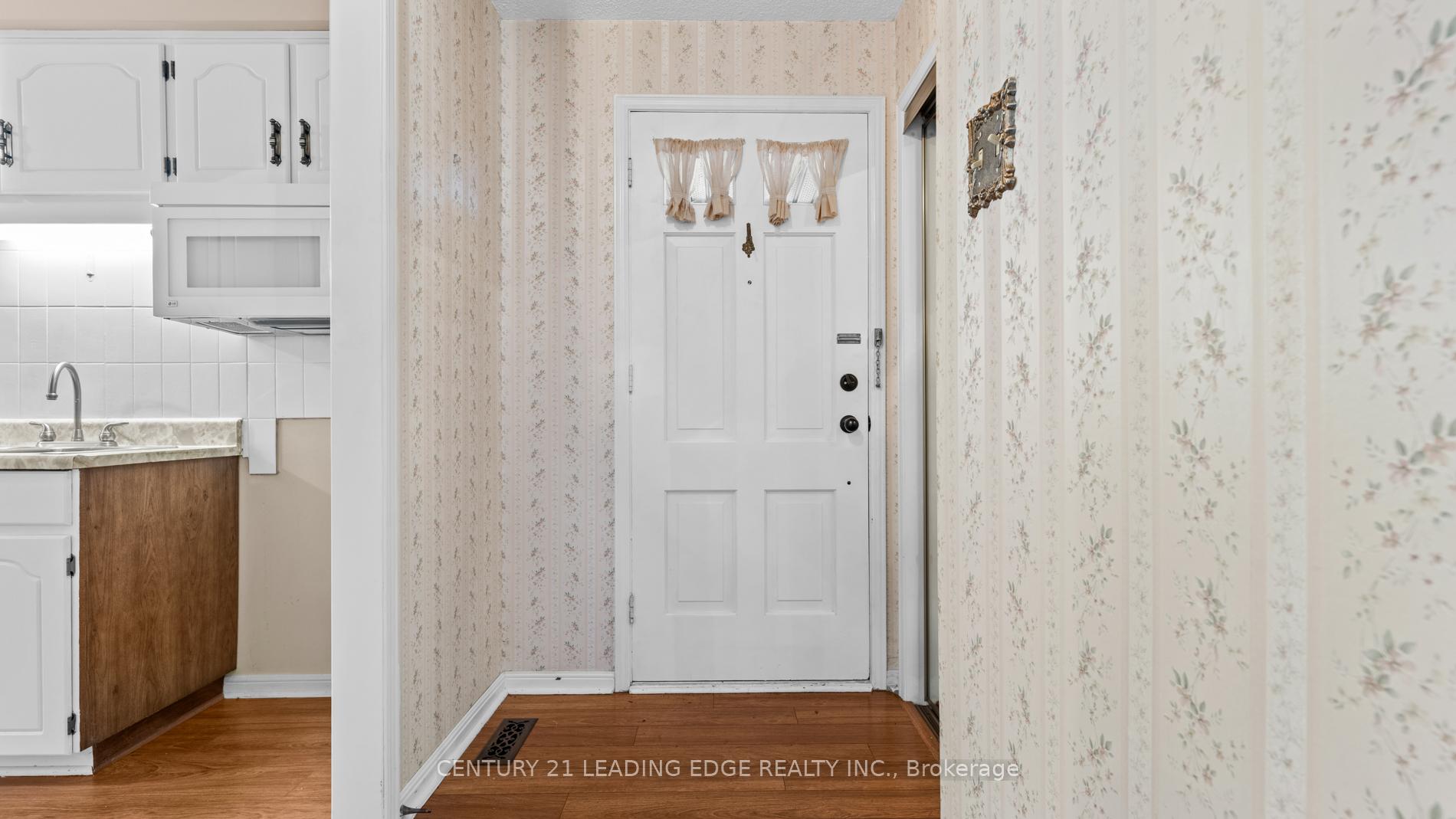 Photo 4 of 15 Radford Crescent, Markham, Sherwood-Amberglen — HOMEH