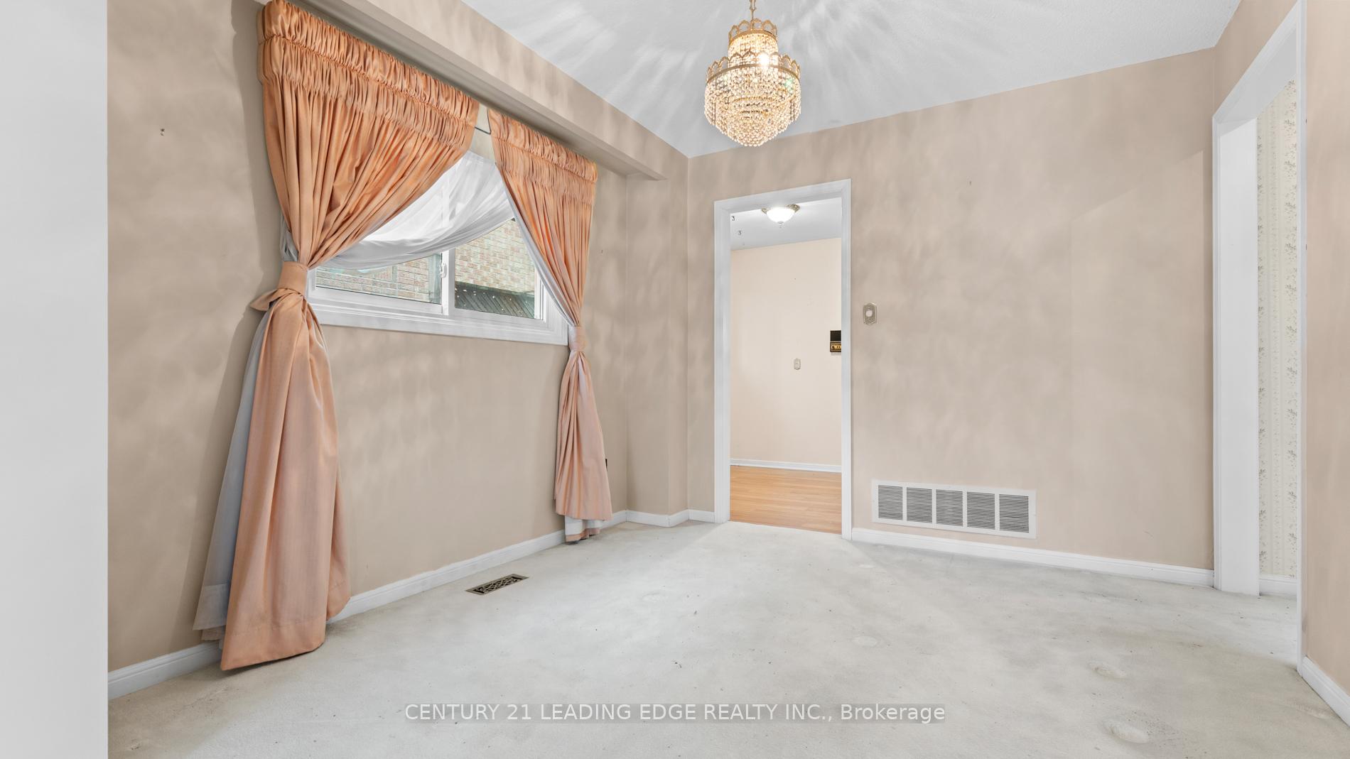 Photo 9 of 15 Radford Crescent, Markham, Sherwood-Amberglen — HOMEH